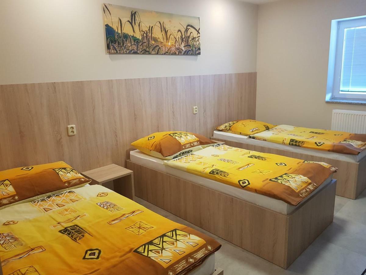 Penzion Hudebka Louny Ngoại thất bức ảnh